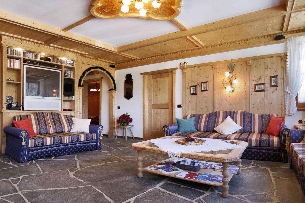 Corvara – Chalet Alt***, Four room apartment