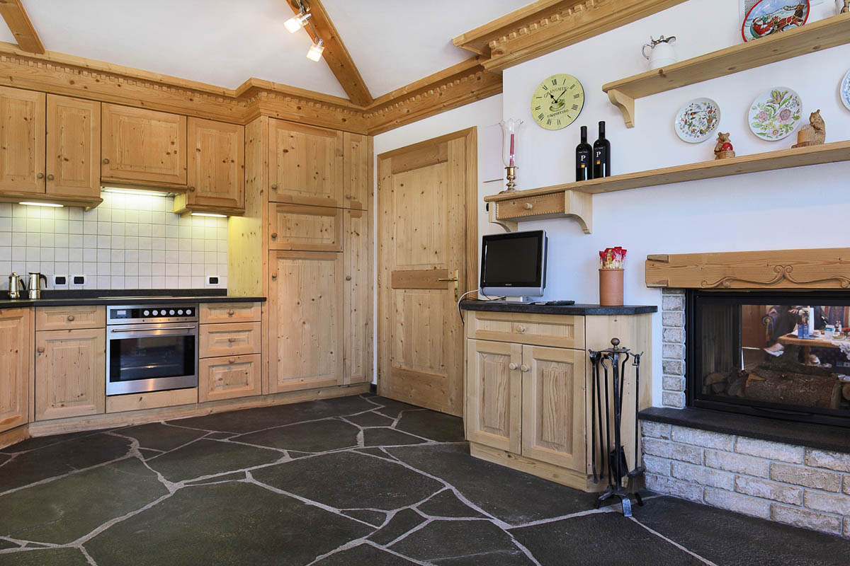 Corvara – Chalet Alt***, Four room apartment